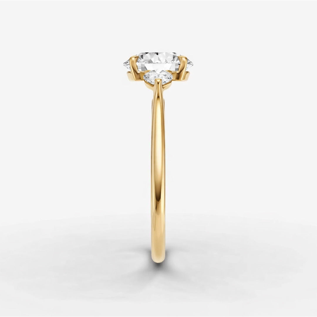 Three Stone Ring - Round