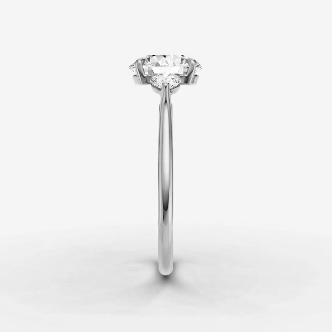 Three Stone Ring - Round